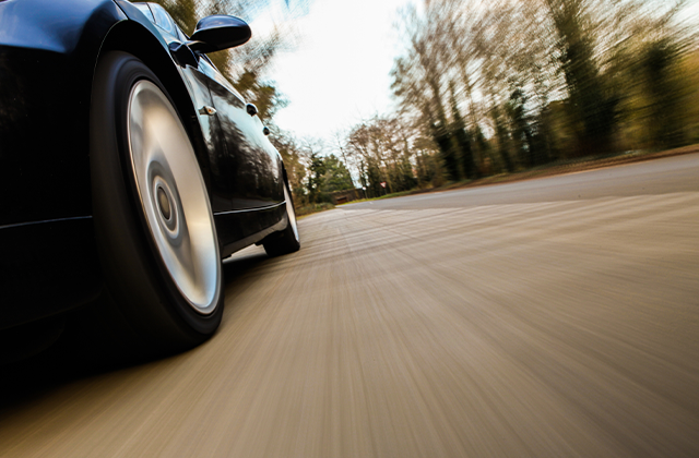 Carro na estrada